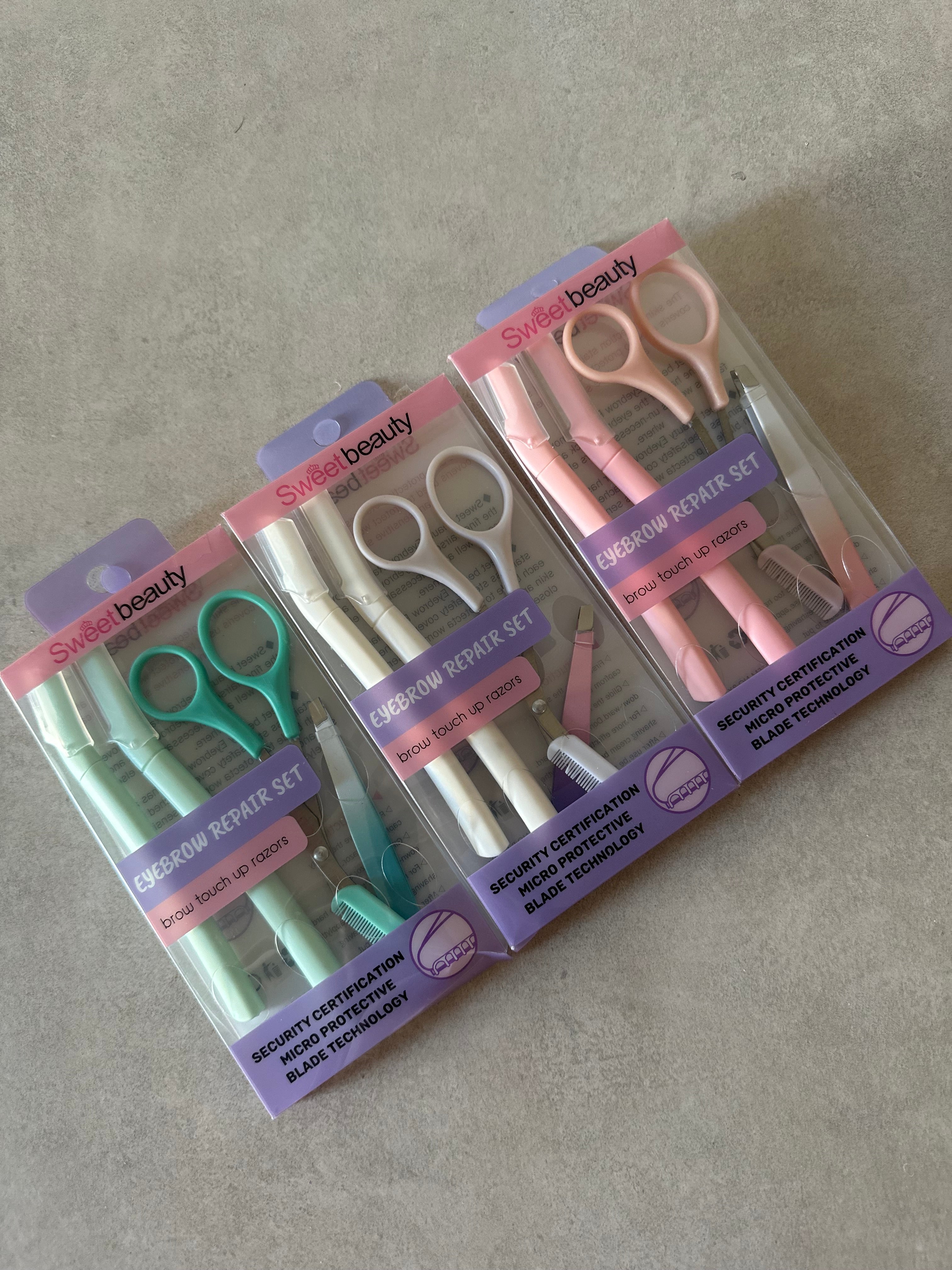 Pro Gradient Eyebrow Grooming Kit with razors