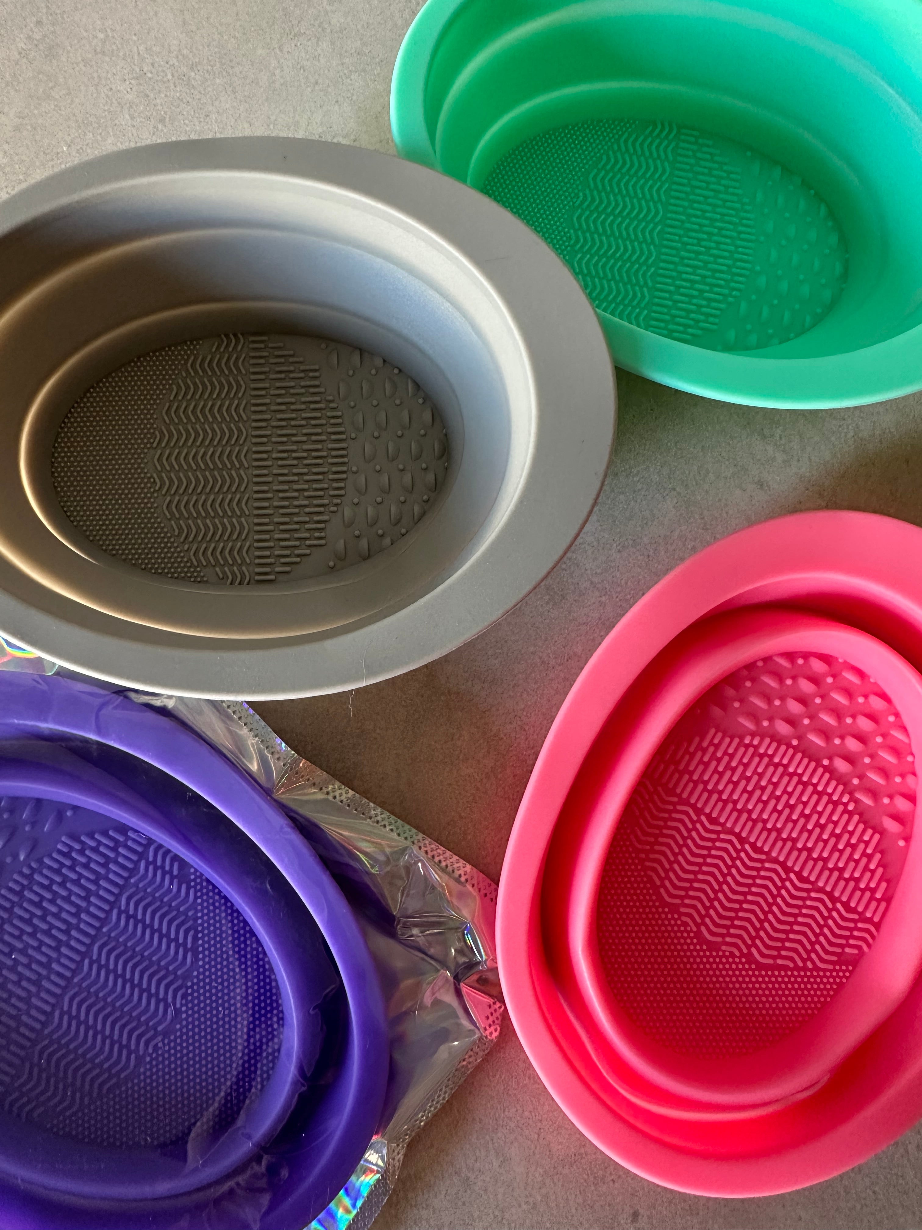 Foldable silicone brush & sponge cleaning bowl