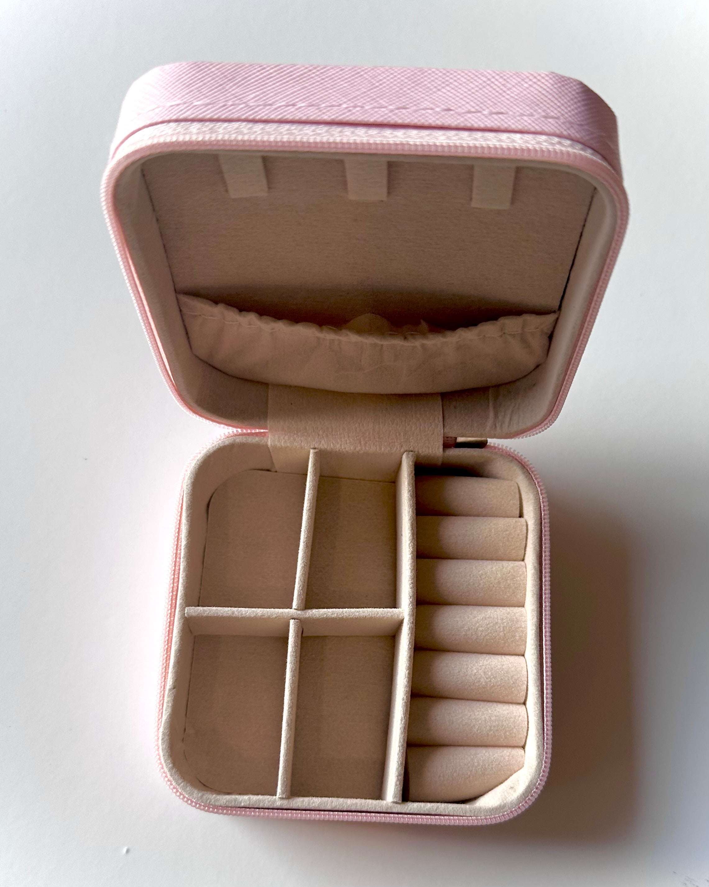 Pink leather Jewelry organizer mini