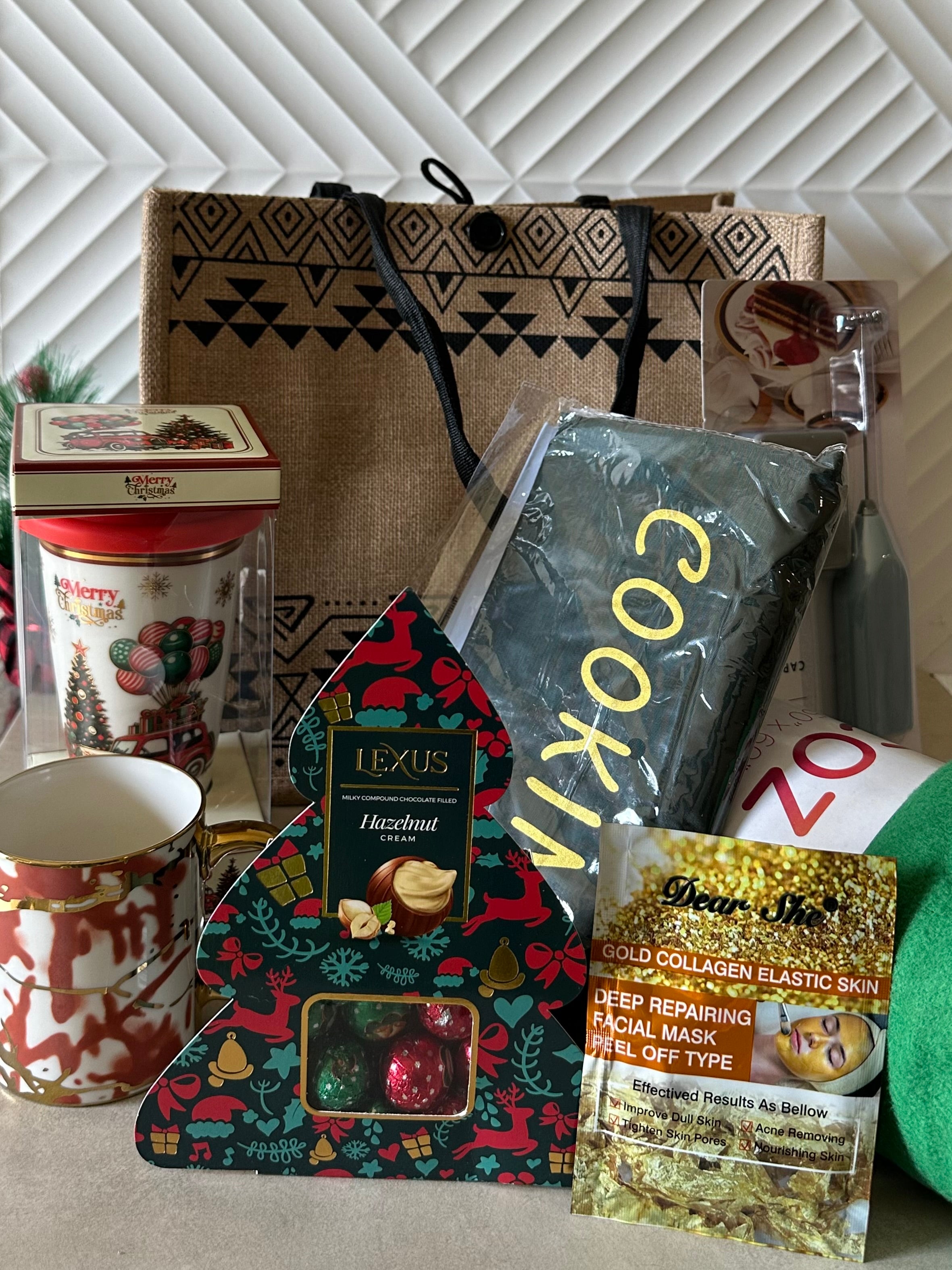 The Holiday Tote’ Edition